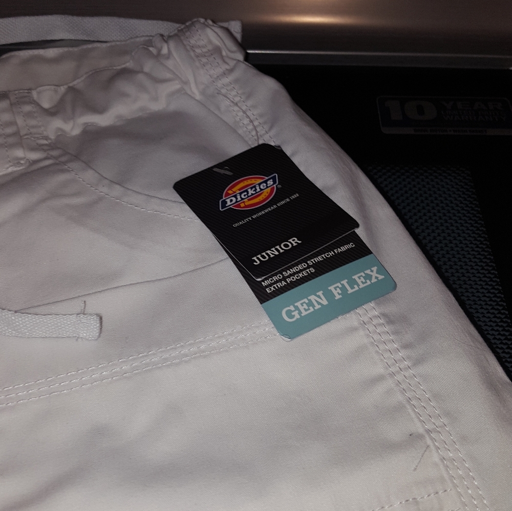 Scrub pants white